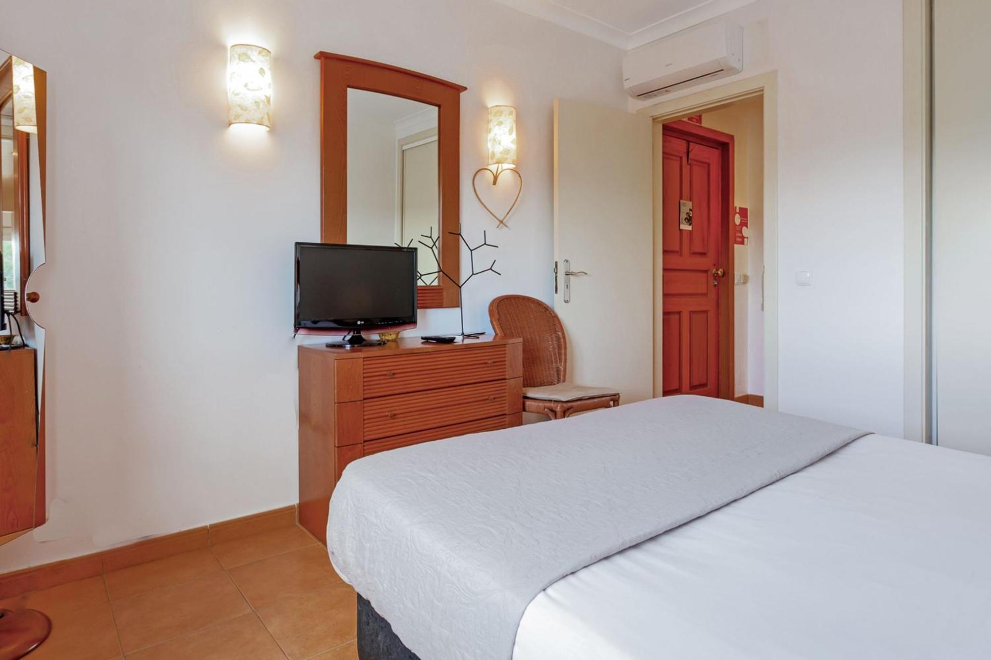 Golden 1 Bdr Flat W/ Balcony & Pool By Lovelystay Cabanas De Tavira Exterior foto
